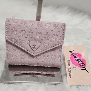 💕🔹️Betsey Johnson Pink Multi LBCASH Trifold Wallet